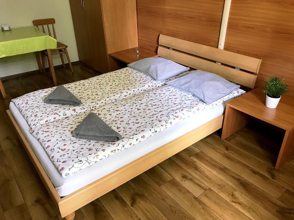 Hostel Al Fresco Krasków Eksteriør bilde