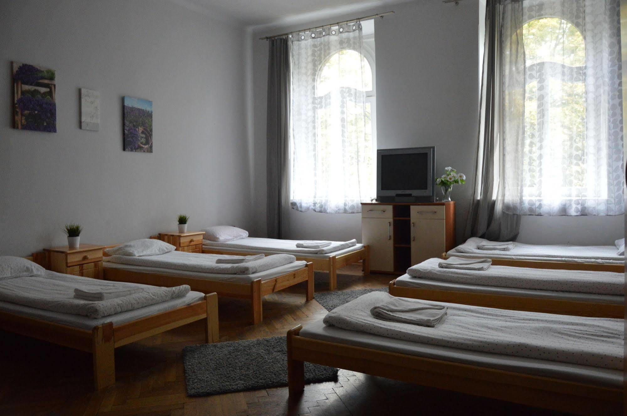 Hostel Al Fresco Krasków Eksteriør bilde